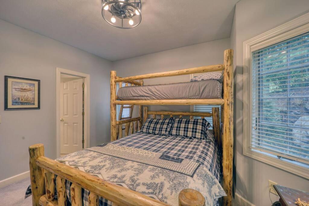 Bucket List Views Sugar Mountain Private Condo - 2Bed, 2Bath, Sleeps 6, Panoramic Views Of Mountains From Large Deck, Short Drive To Shopping, Restaurants, Cafes & Banner Elk Town Exterior foto